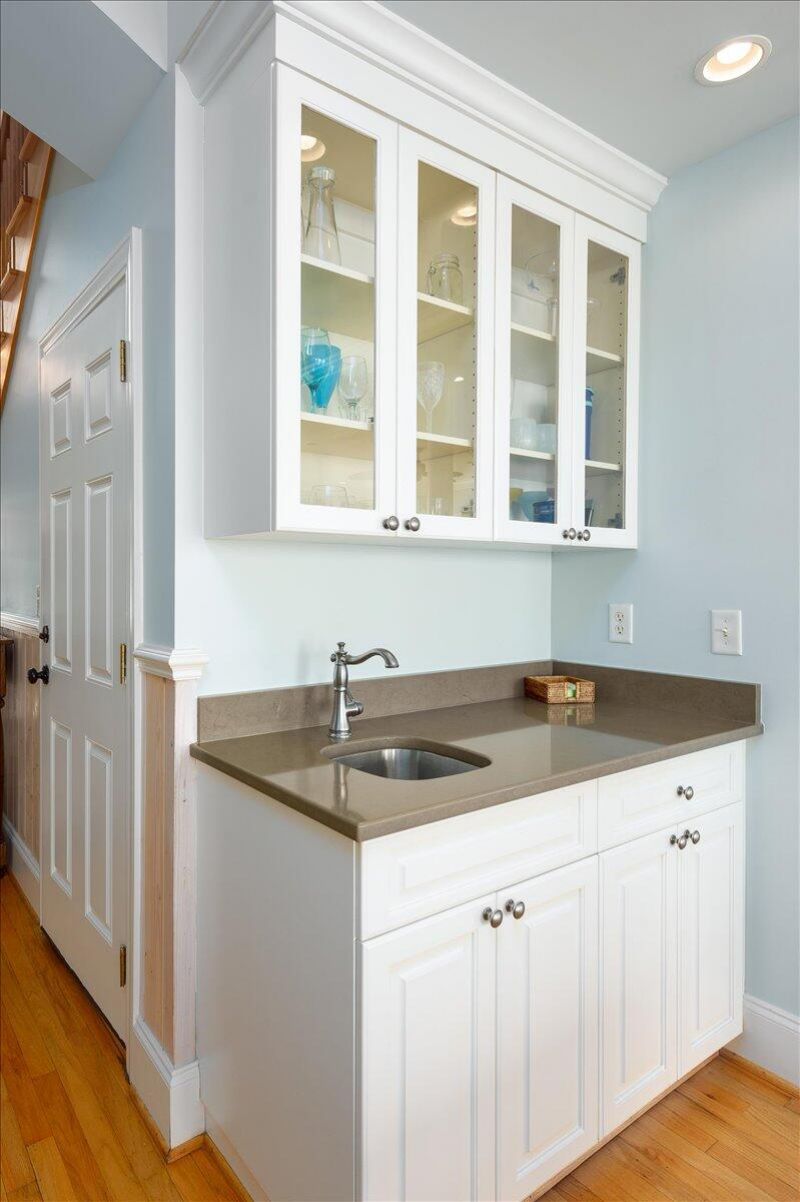 2403 Point Street Photo 12