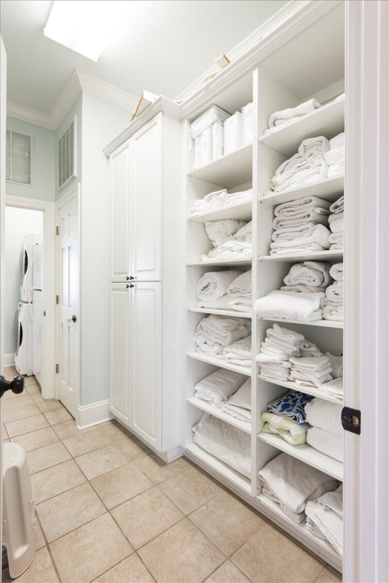 2403 Point Street Photo 27