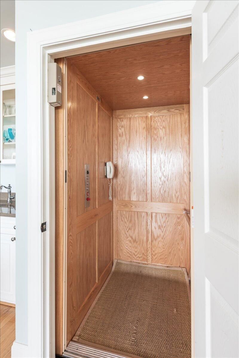 2403 Point Street Photo 28