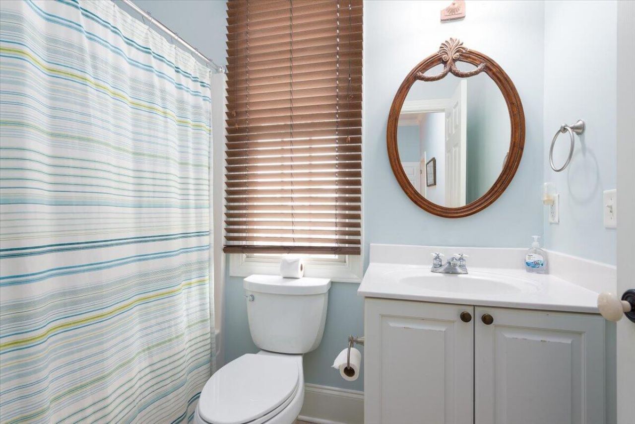 2403 Point Street Photo 38