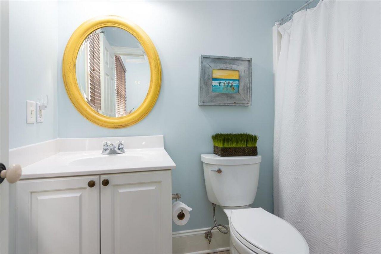 2403 Point Street Photo 41