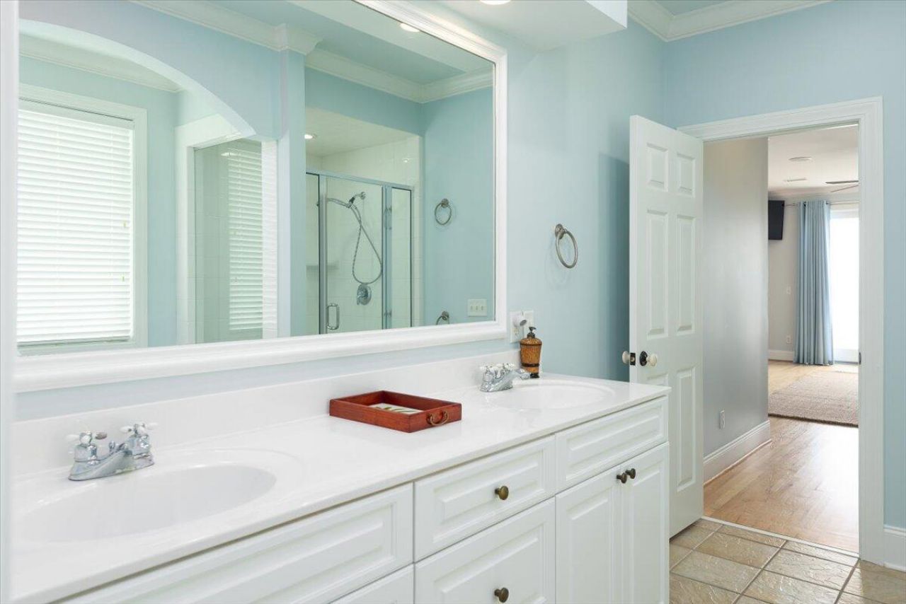 2403 Point Street Photo 48