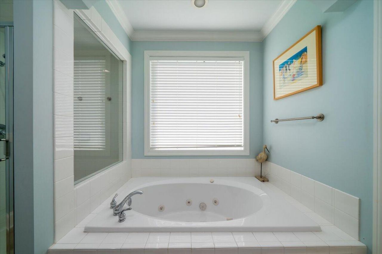 2403 Point Street Photo 49