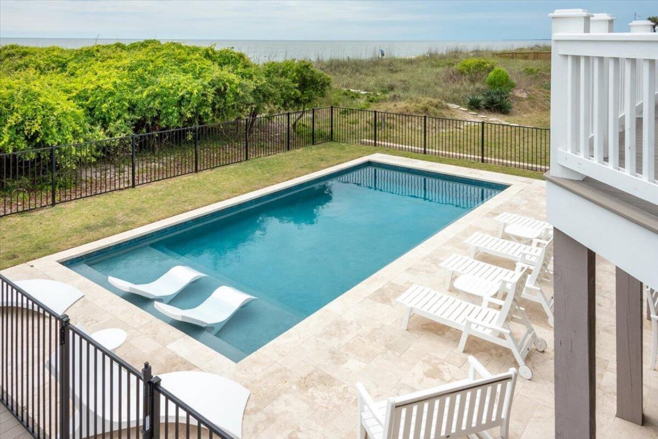 2403 Point Street Photo 59