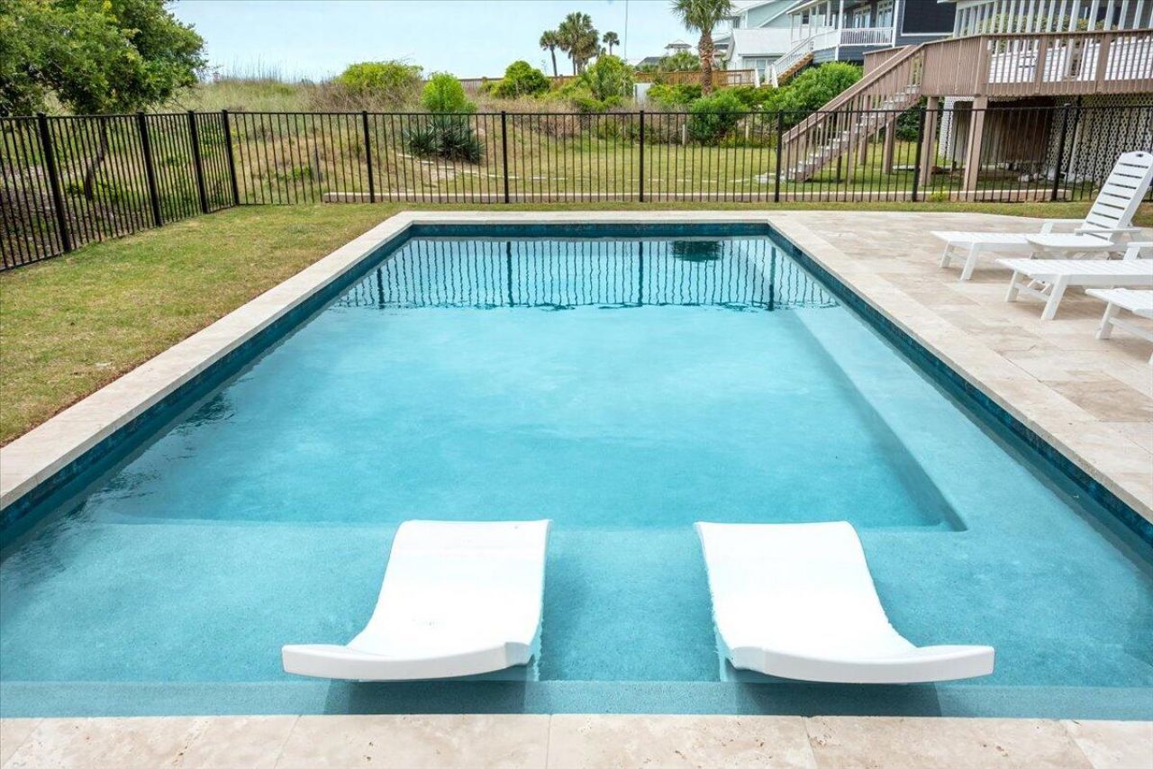 2403 Point Street Photo 60