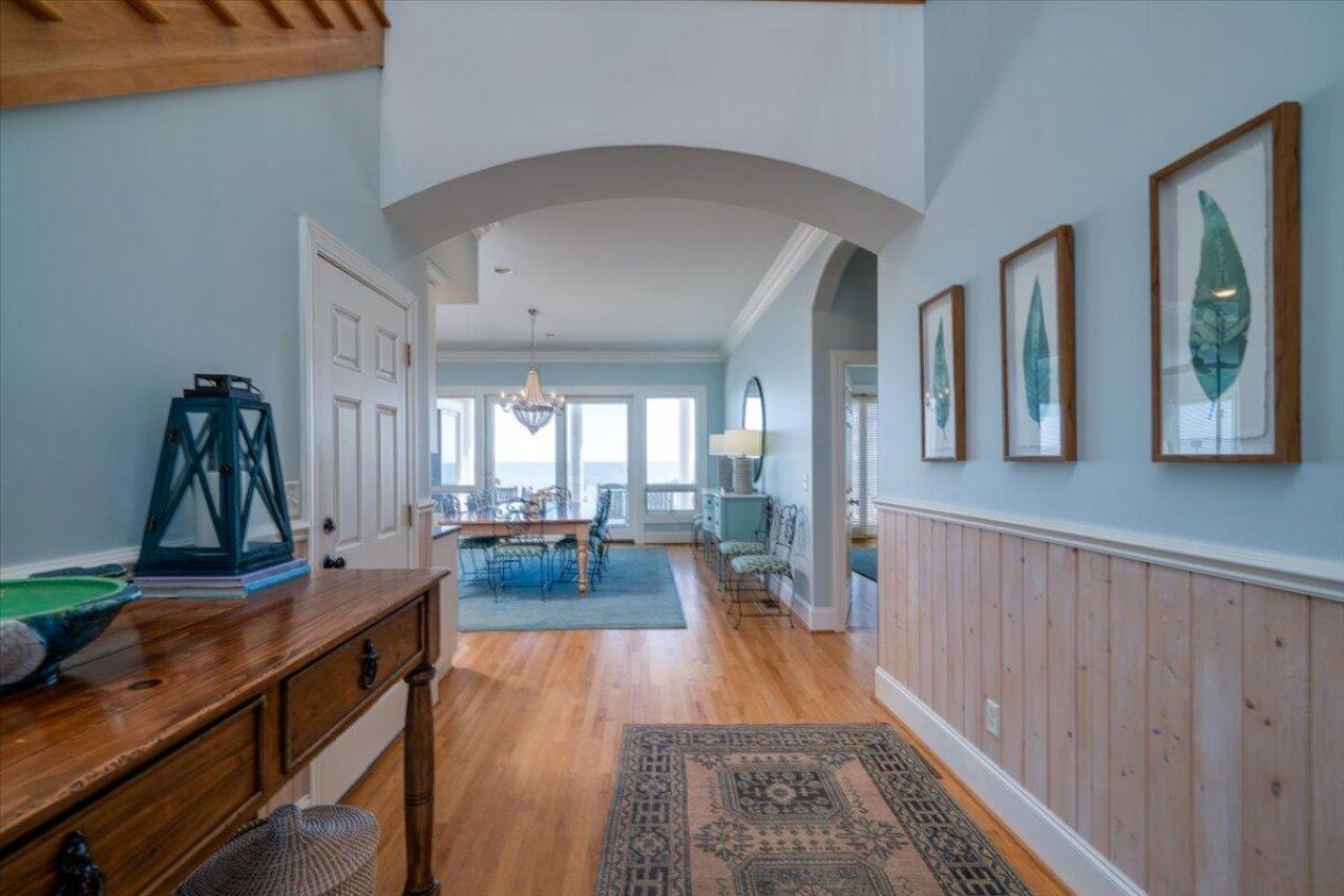 2403 Point Street Photo 7