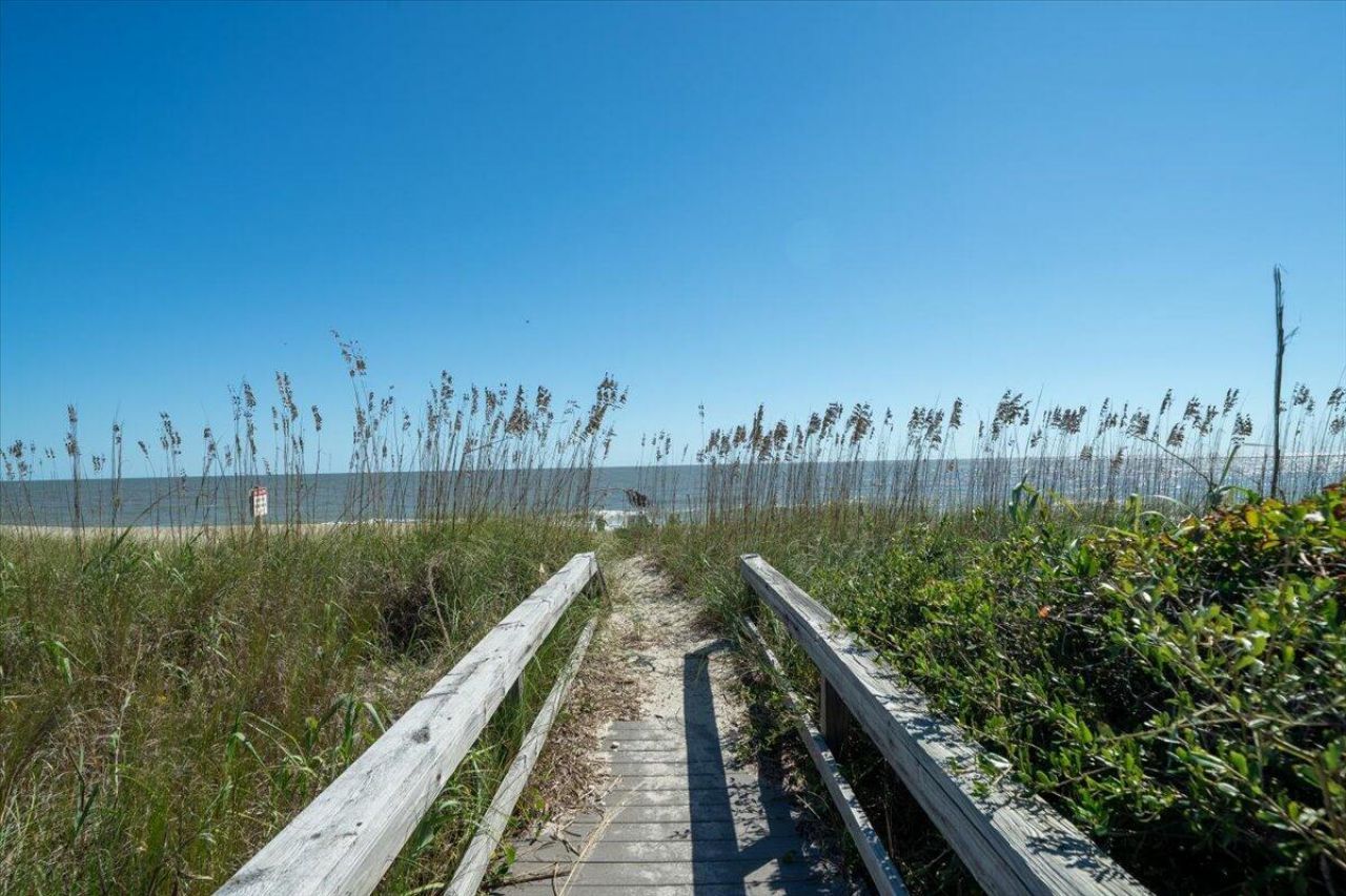 2403 Point Street Photo 76