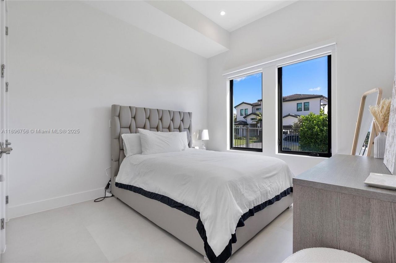 3502 Ashwood Cir N, Hollywood, FL 33312 Photo