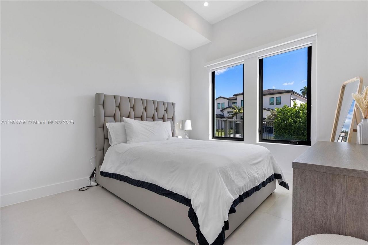 3502 Ashwood Cir N, Hollywood, FL 33312 Photo