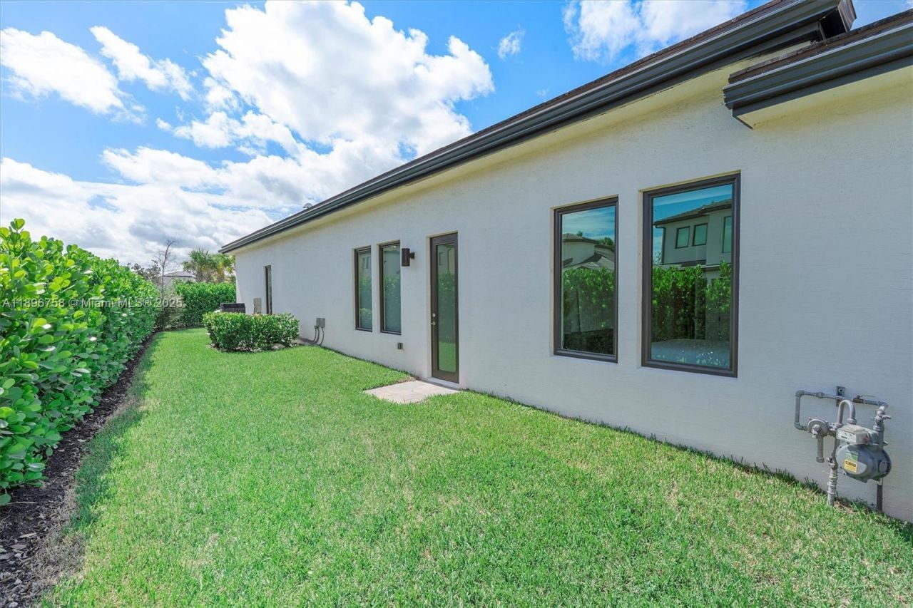 3502 Ashwood Cir N, Hollywood, FL 33312 Photo