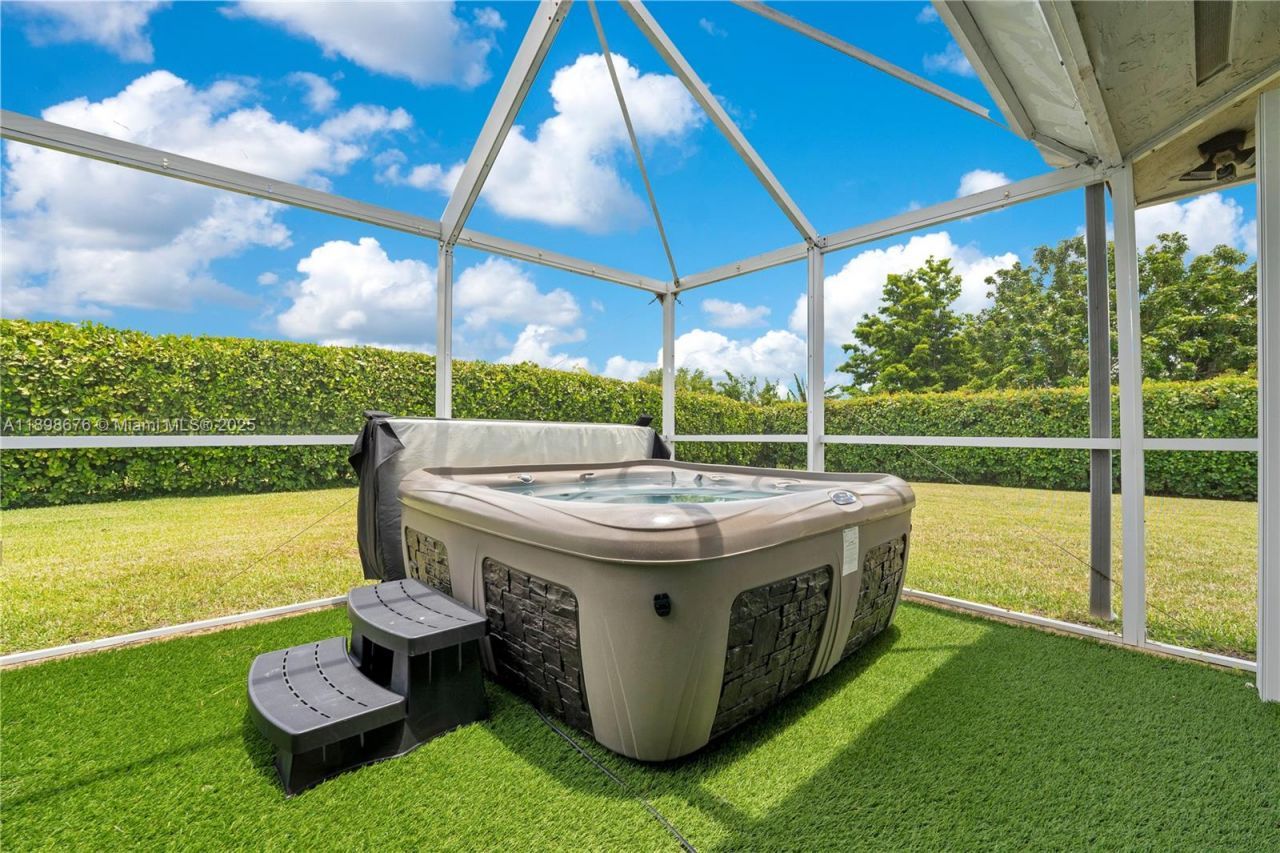 15300 SW 164th St, Miami, FL 33187 Photo