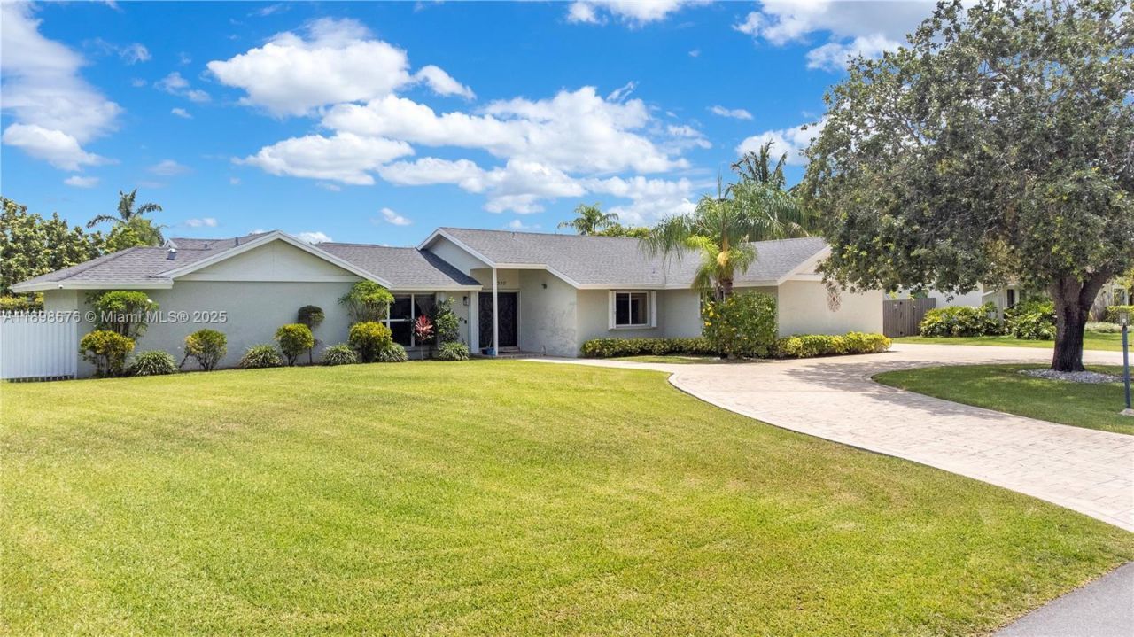 15300 SW 164th St, Miami, FL 33187 Photo