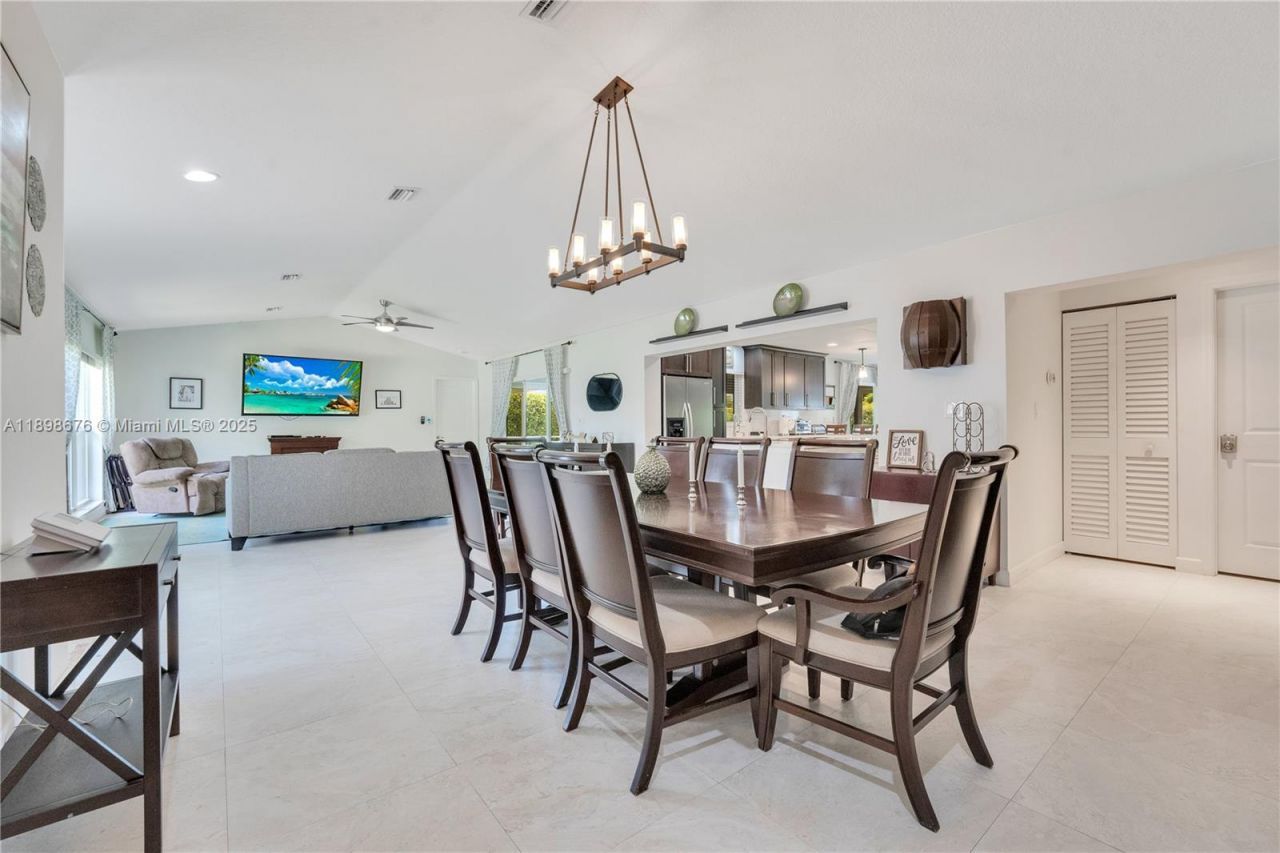 15300 SW 164th St, Miami, FL 33187 Photo