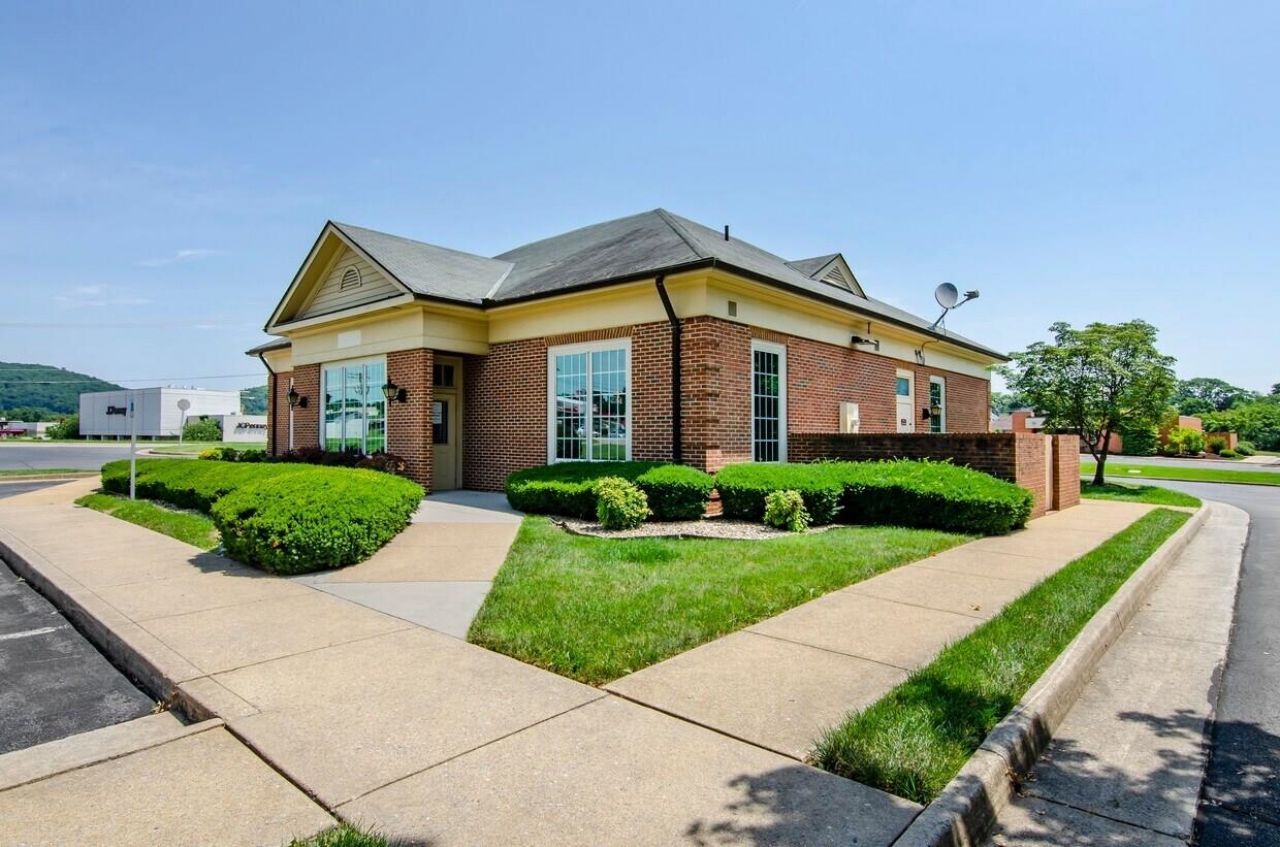 488 Frontier Dr, Staunton, VA 24401 Main Photo