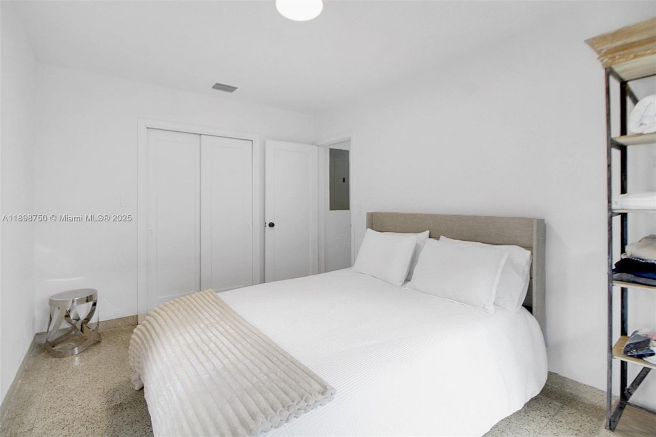 231 NE 43rd St, Miami, FL 33137 Photo