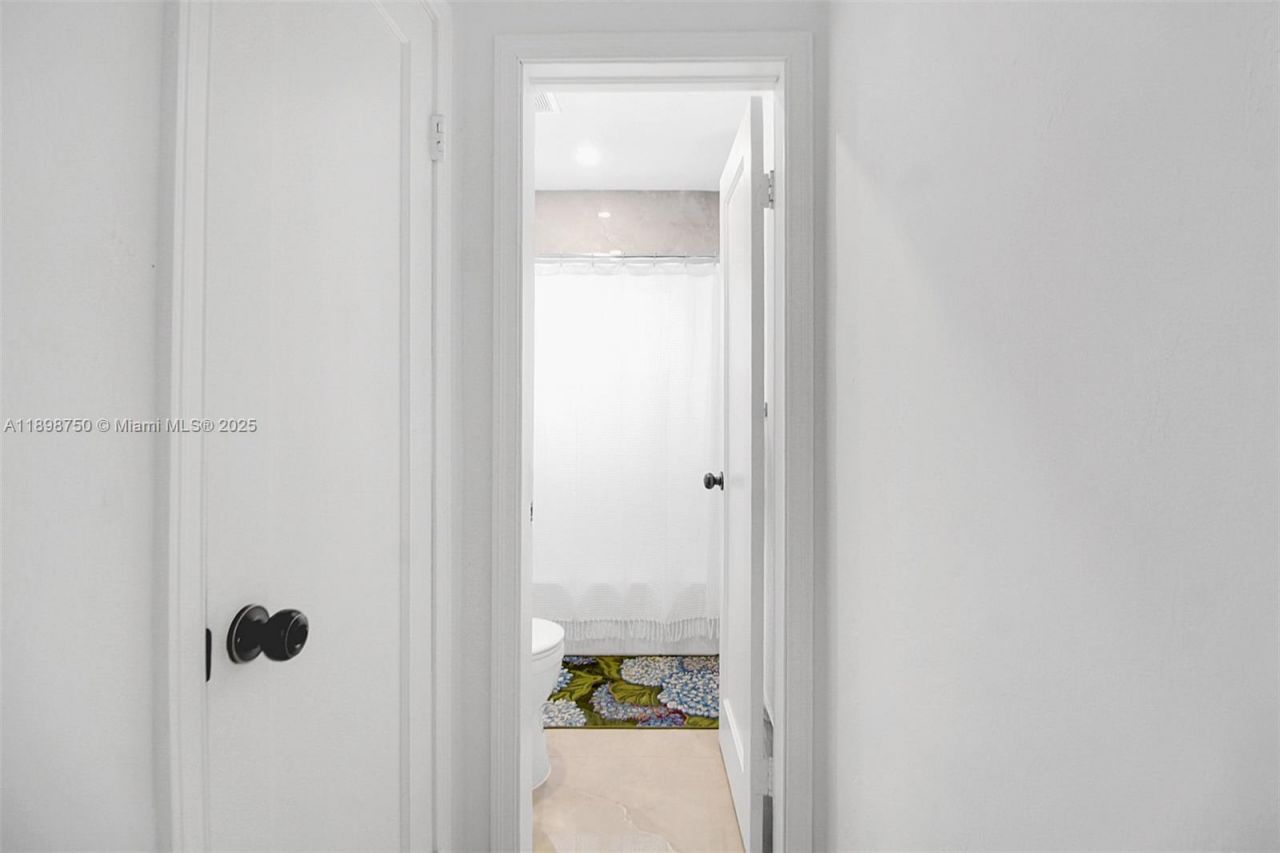 231 NE 43rd St, Miami, FL 33137 Photo