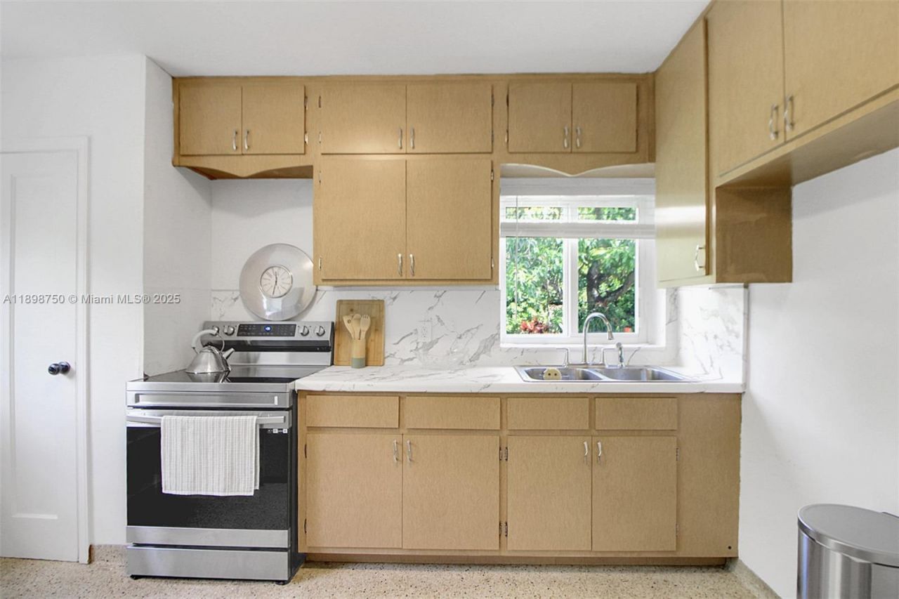 231 NE 43rd St, Miami, FL 33137 Photo