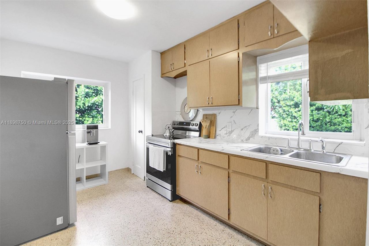 231 NE 43rd St, Miami, FL 33137 Photo