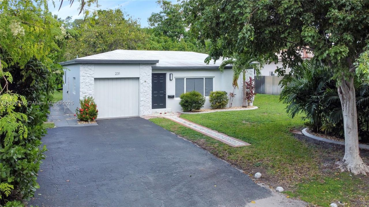 231 NE 43rd St, Miami, FL 33137 Photo