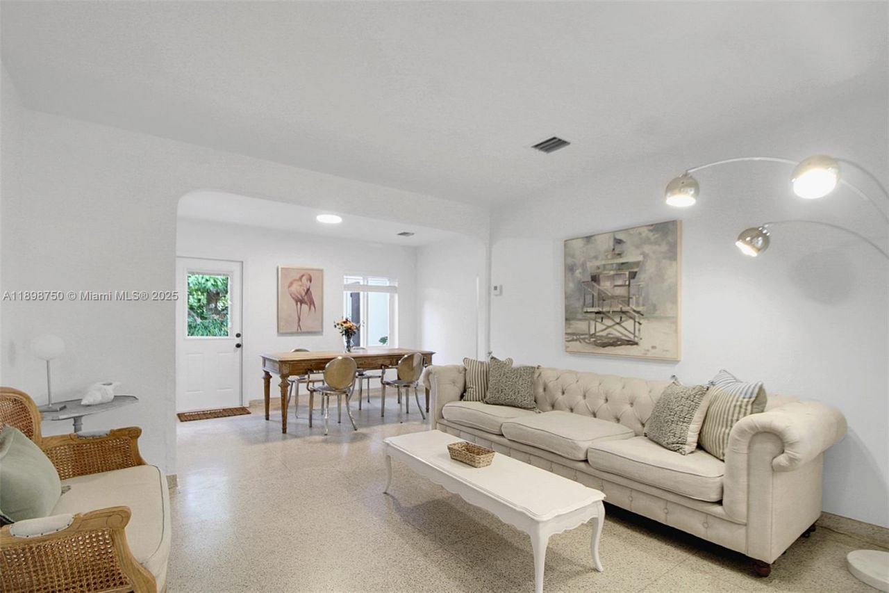 231 NE 43rd St, Miami, FL 33137 Photo