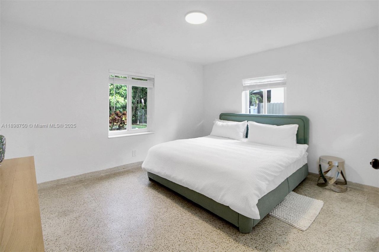 231 NE 43rd St, Miami, FL 33137 Photo