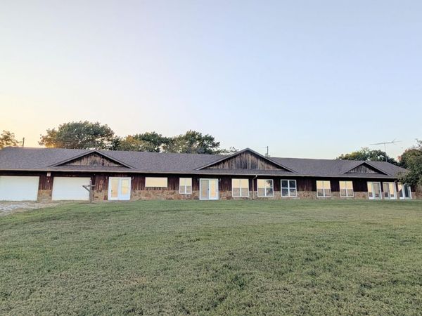 742 S 935 Road, El Dorado Springs, MO 64744