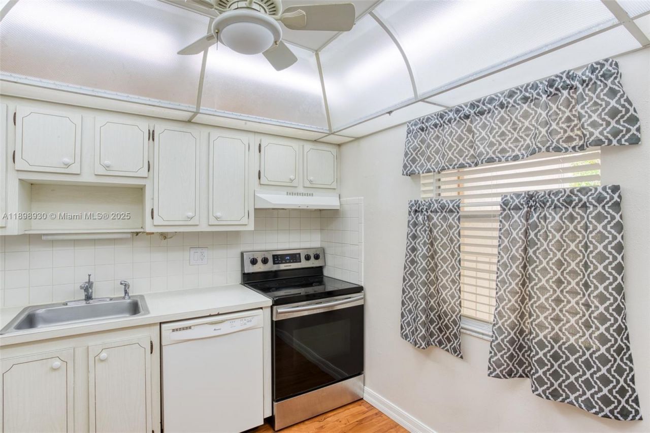 1005 Country Club Dr, Unit 408, Margate, FL 33063 Photo