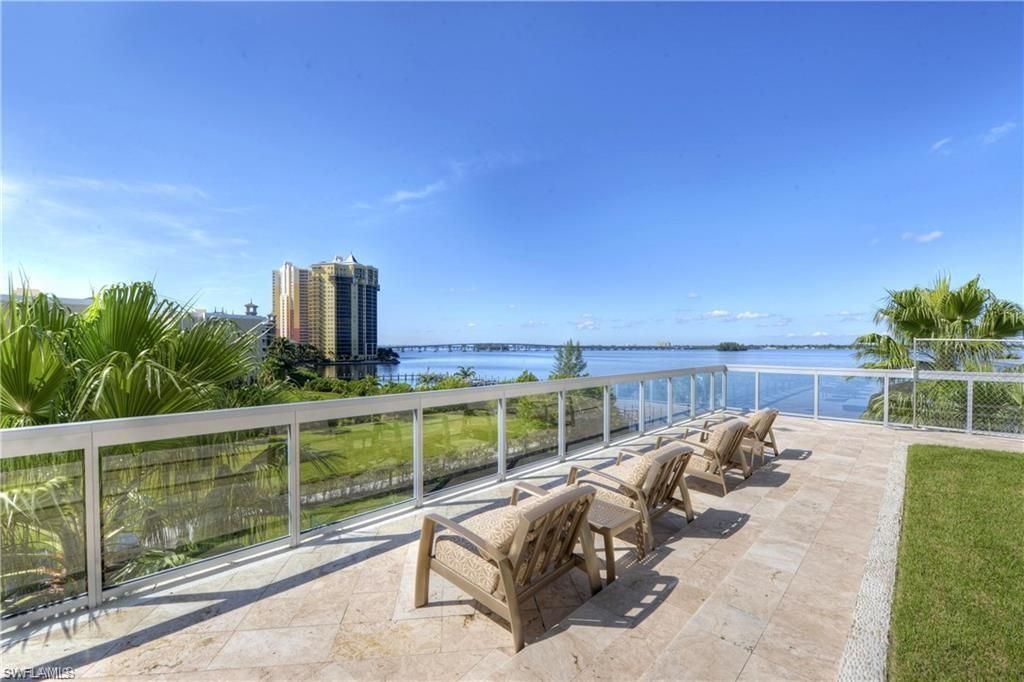 3000 Oasis Grand Blvd, Unit 2702, Fort Myers, FL 33916 Photo