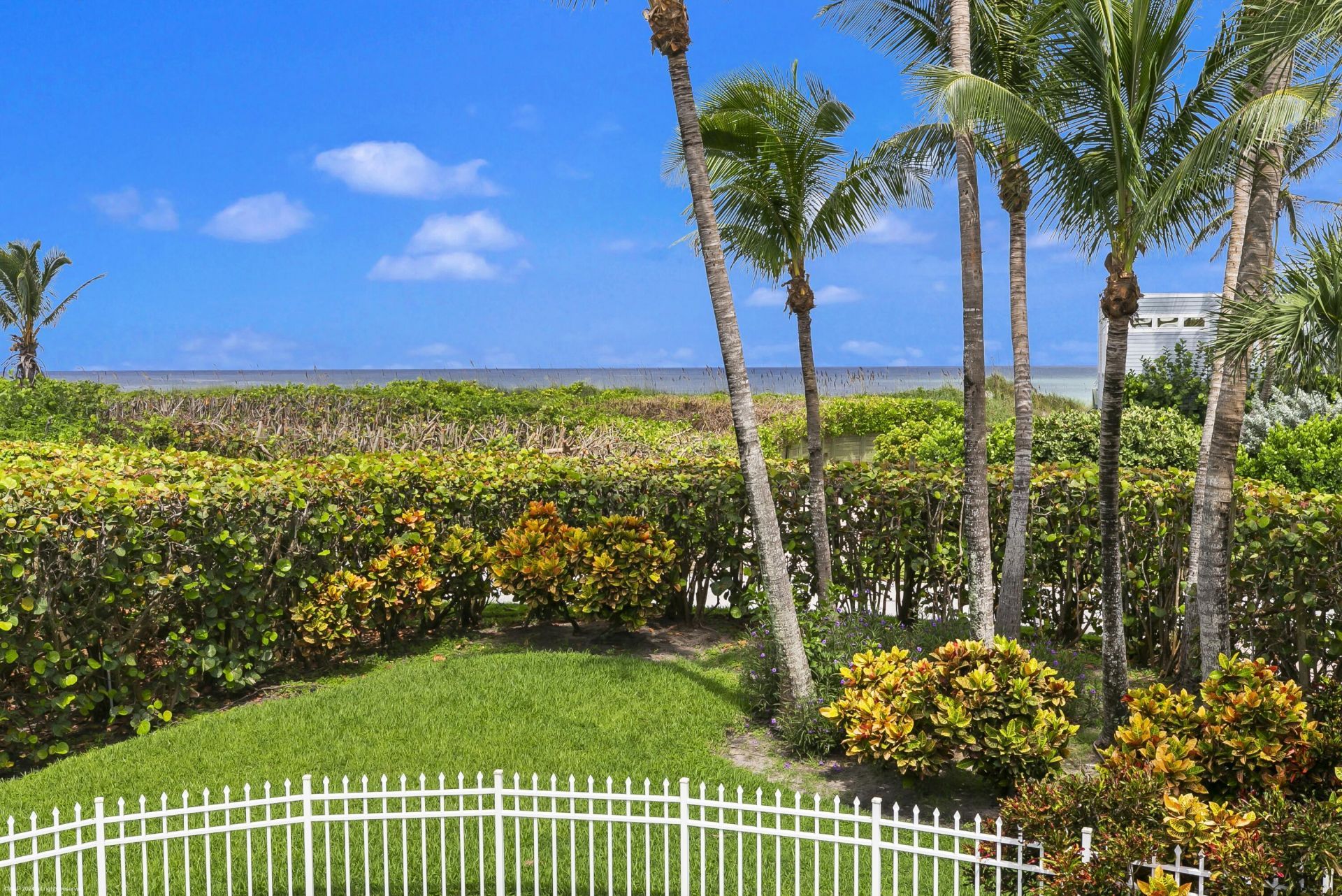 162 N Beach Road, Jupiter Island, FL 33455 Photo