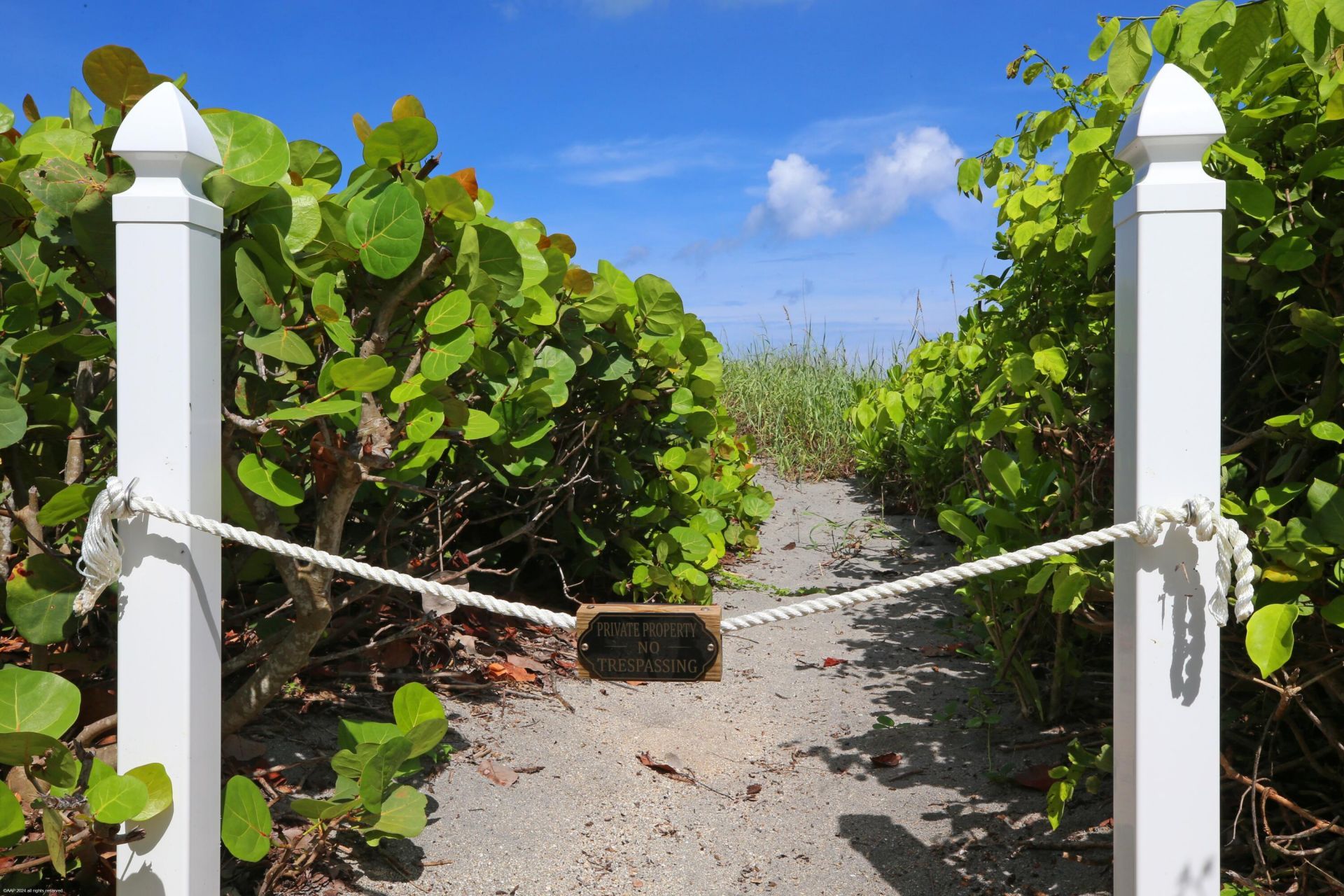 162 N Beach Road, Jupiter Island, FL 33455 Photo