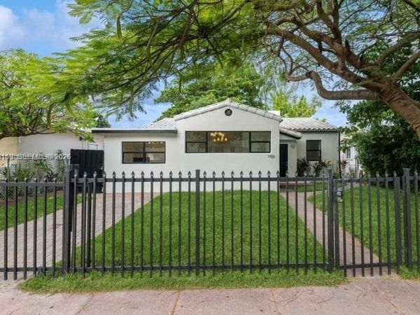 1915 Normandy Dr, Miami Beach, FL 33141