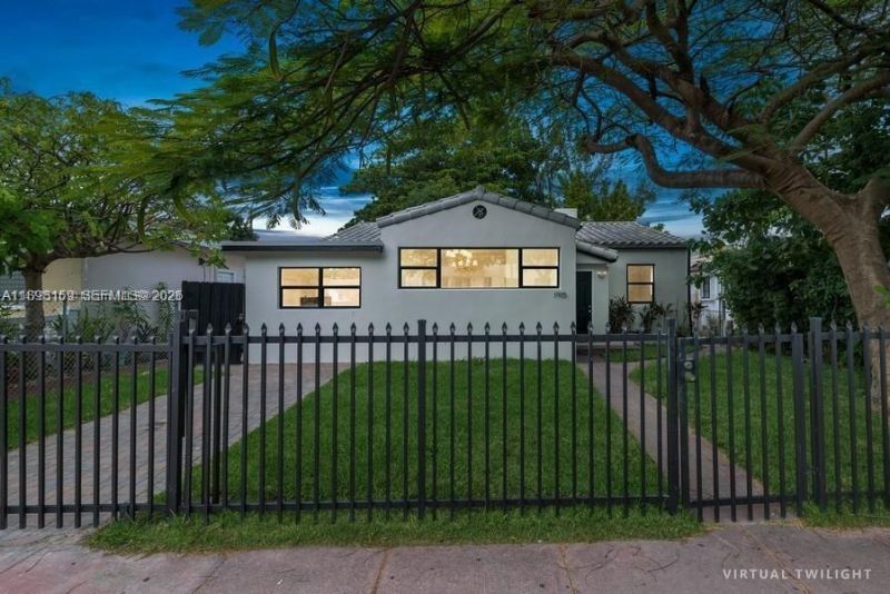 1915 Normandy Dr, Miami Beach, FL 33141 Photo