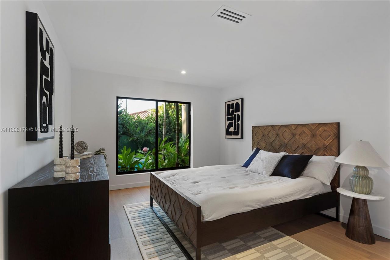 2434 SW 19th St, Miami, FL 33145 Photo