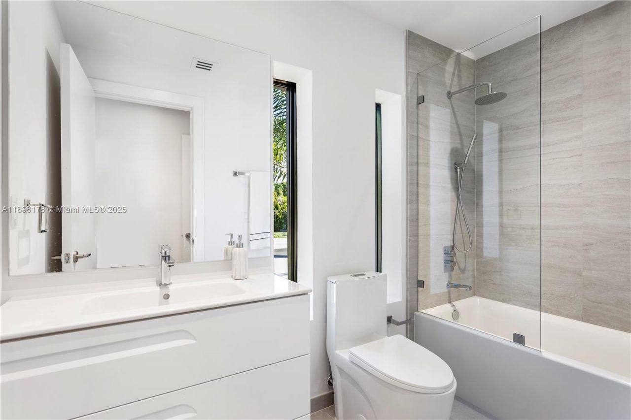 2434 SW 19th St, Miami, FL 33145 Photo