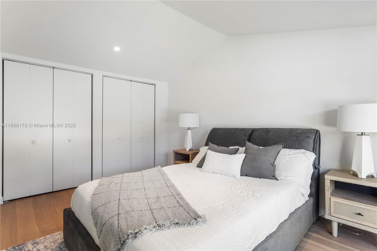 2434 SW 19th St, Miami, FL 33145 Photo