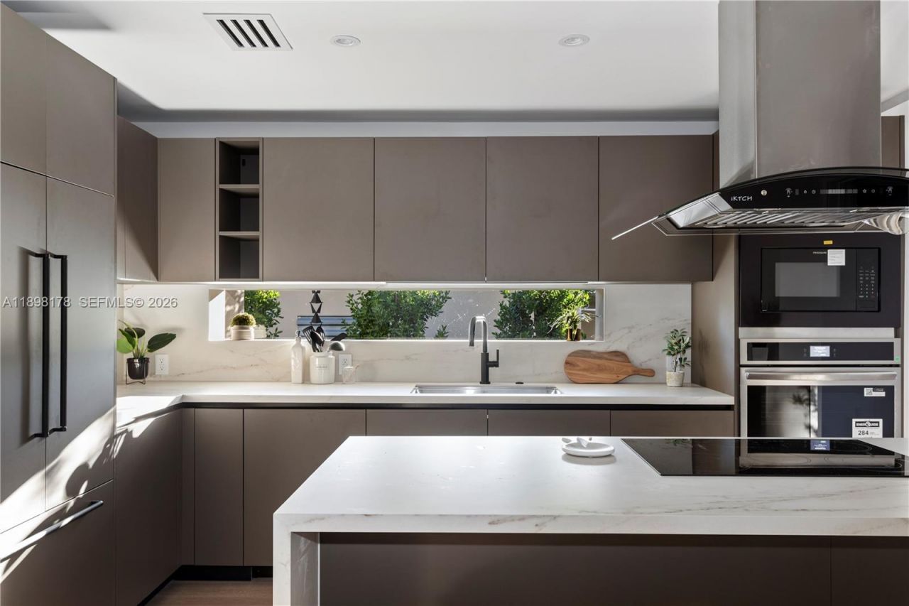 2434 SW 19th St, Miami, FL 33145 Photo