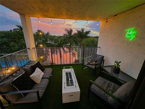 6190 Woodlands Blvd, Unit 517, Tamarac, FL 33319