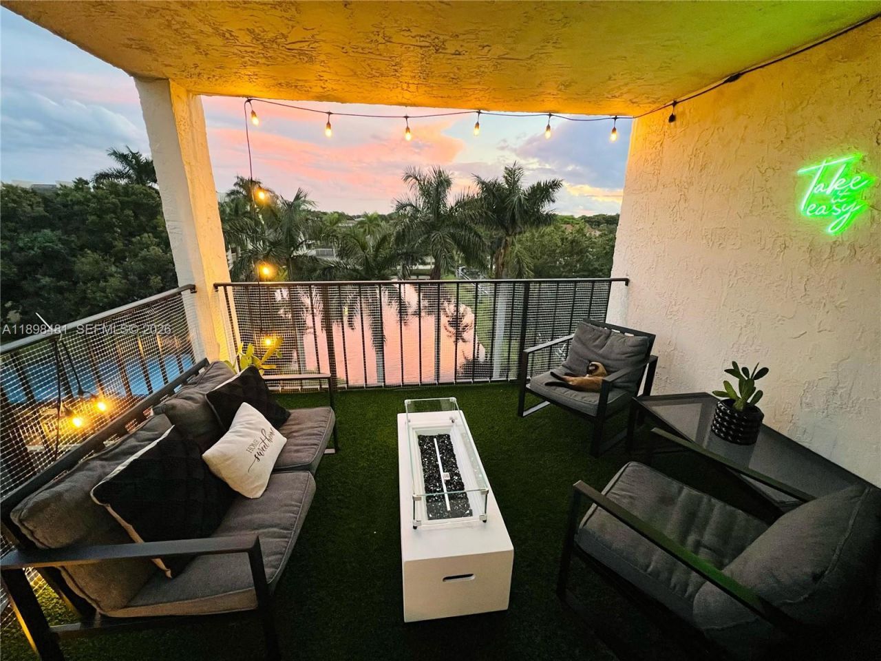 6190 Woodlands Blvd, Unit 517, Tamarac, FL 33319 Photo