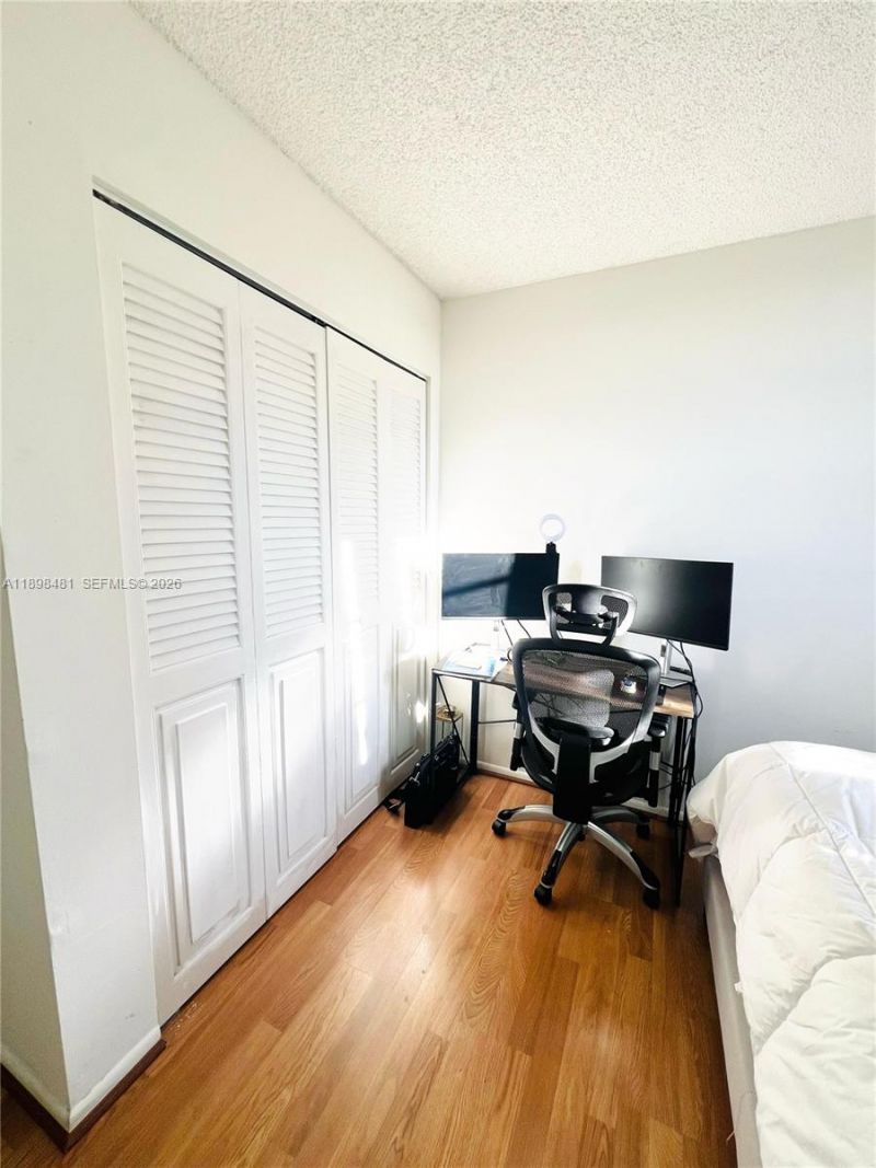 6190 Woodlands Blvd, Unit 517, Tamarac, FL 33319 Photo