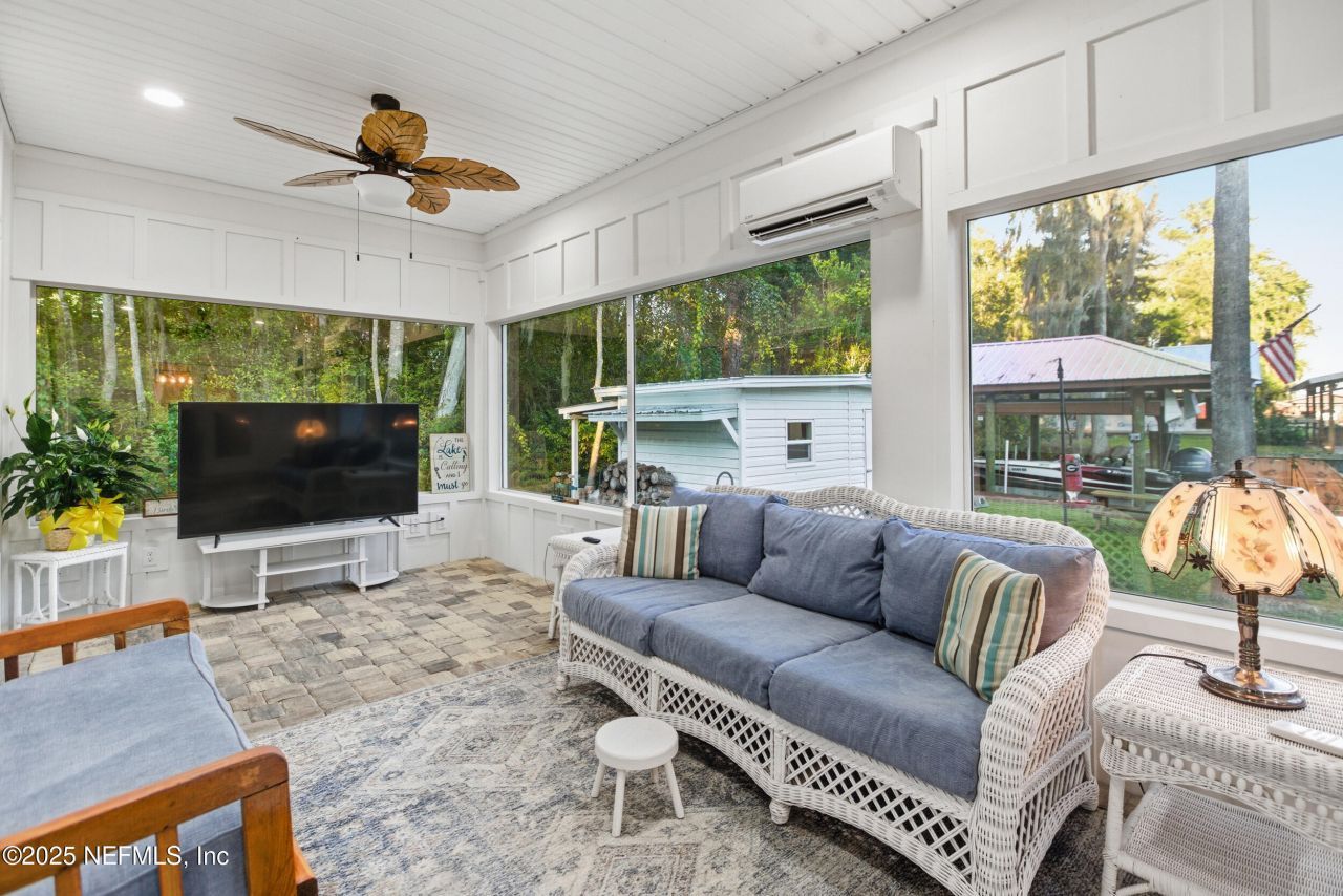 128 Santa Rosa Street, Florahome, FL 32140 Photo