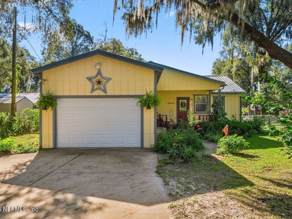 832 LAKE SHORE Terrace, Interlachen, FL 32148