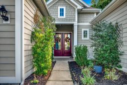 242 Hyacinth Loop photo 4