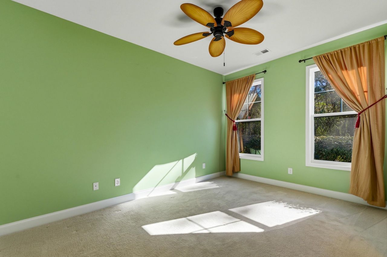 242 Hyacinth Loop Photo 21