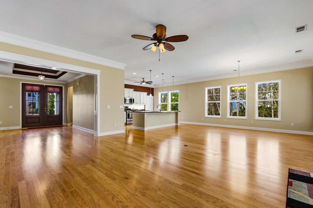 242 Hyacinth Loop Photo 6