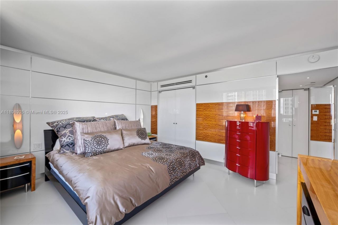 400 S Pointe Dr, Unit 910, Miami Beach, FL 33139 Photo