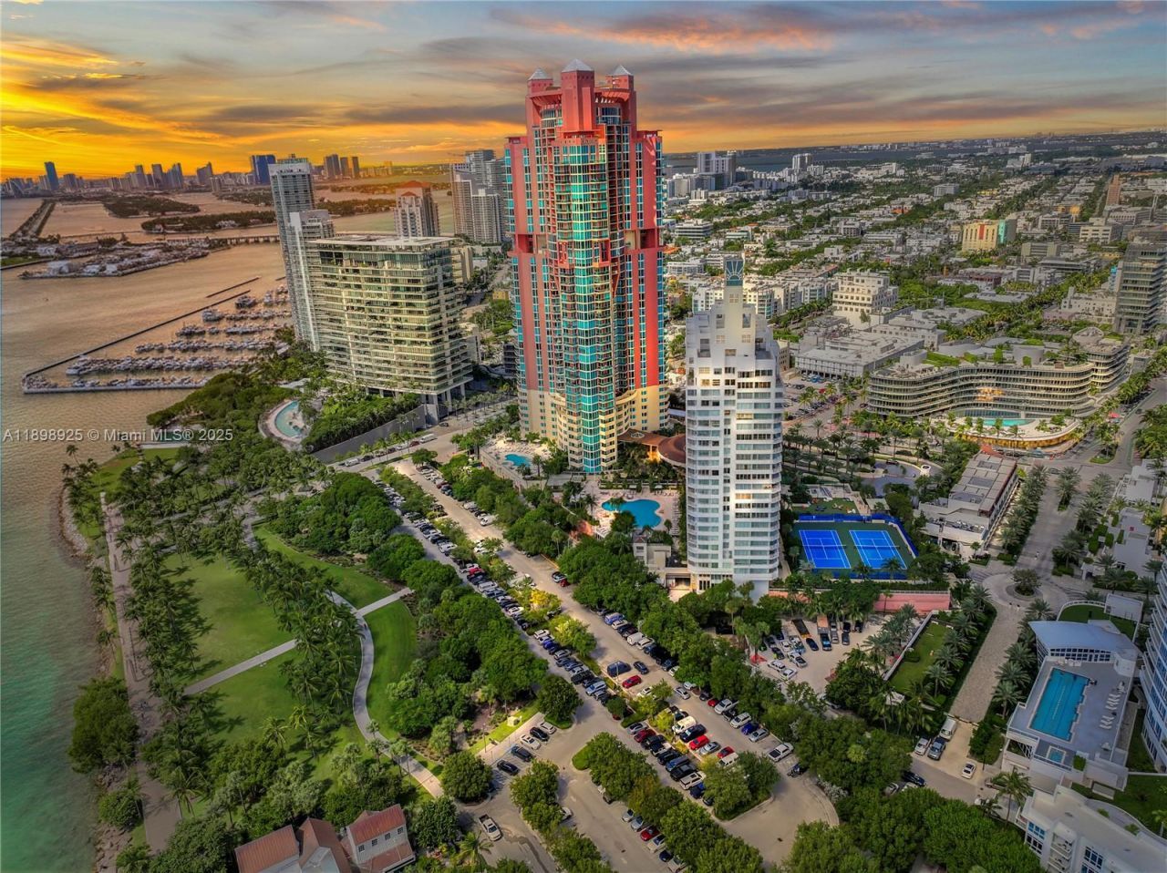 400 S Pointe Dr, Unit 910, Miami Beach, FL 33139 Photo