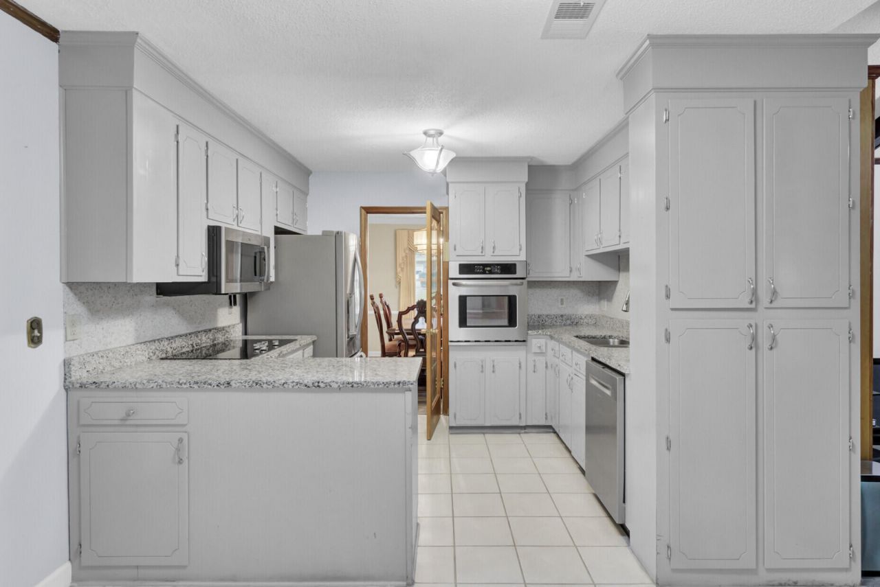 13 Ashland Drive Photo 5