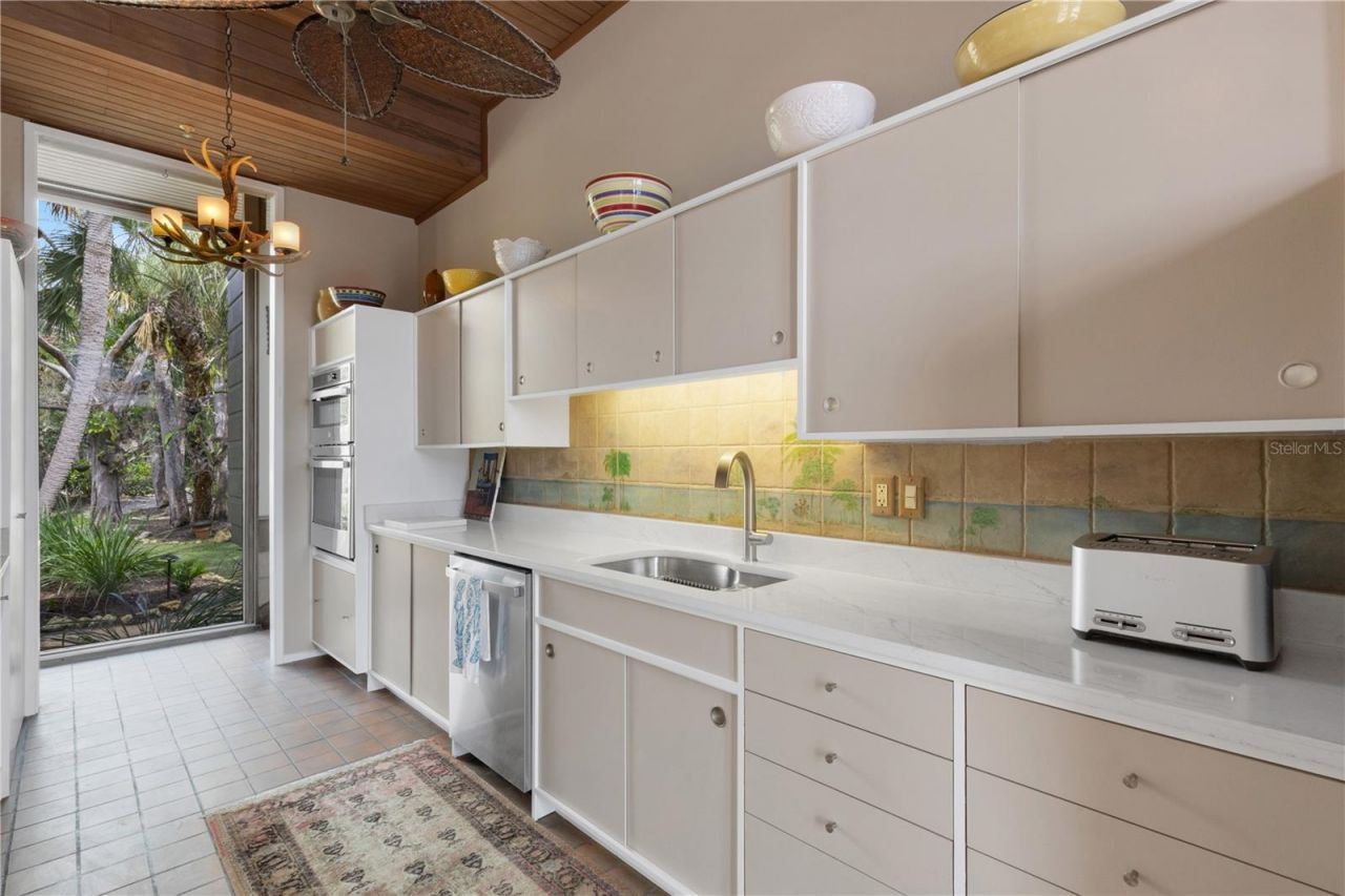 62 Sandy Hook Road S, Sarasota, FL 34242 Photo