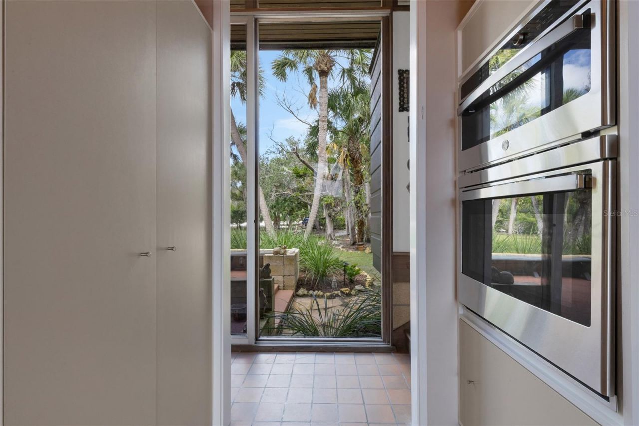 62 Sandy Hook Road S, Sarasota, FL 34242 Photo