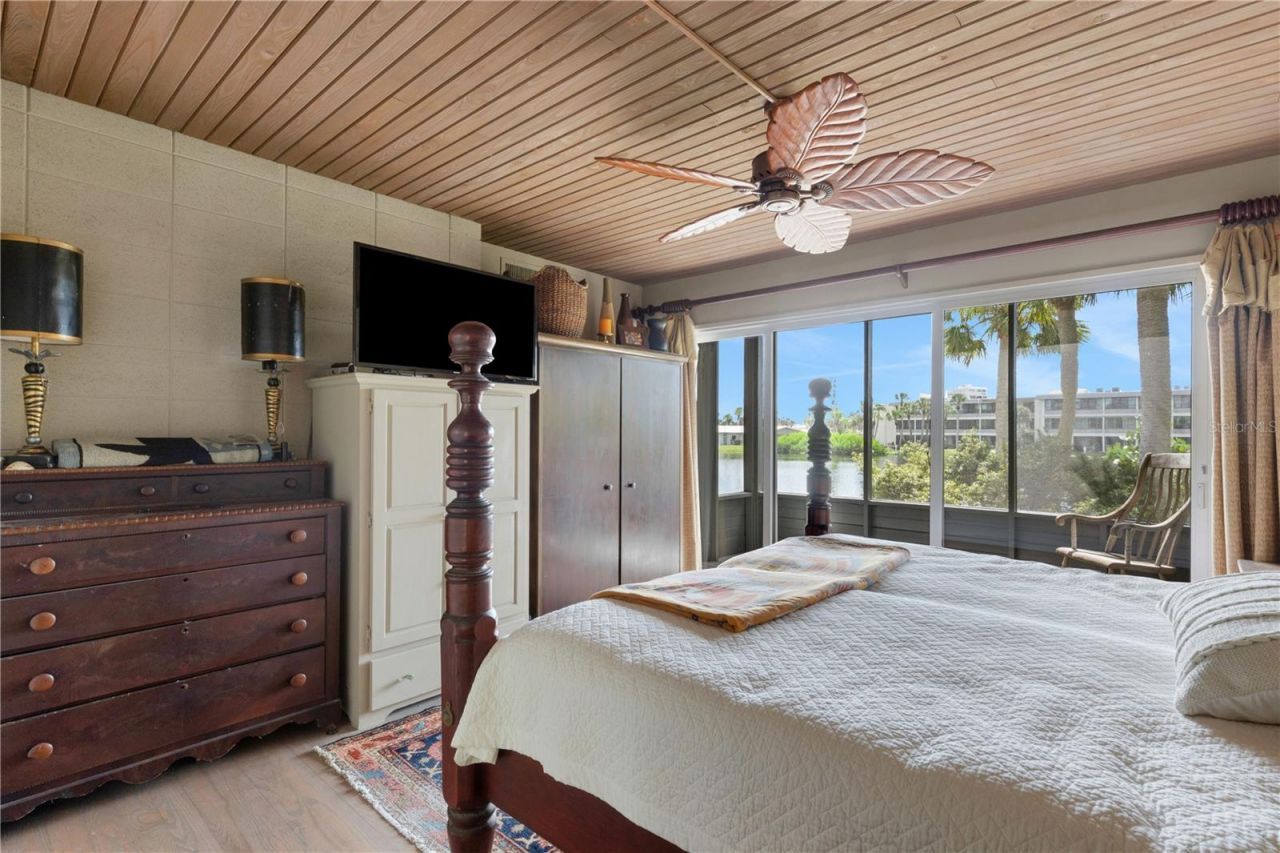 62 Sandy Hook Road S, Sarasota, FL 34242 Photo